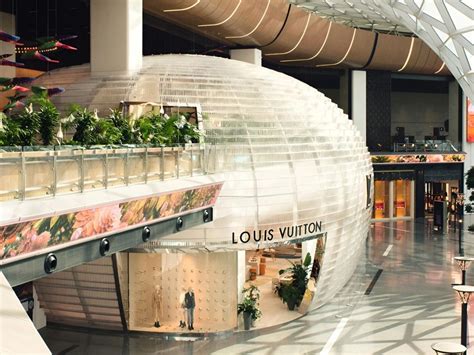 louis vuitton lounge doha|louis vuitton lounge hamad.